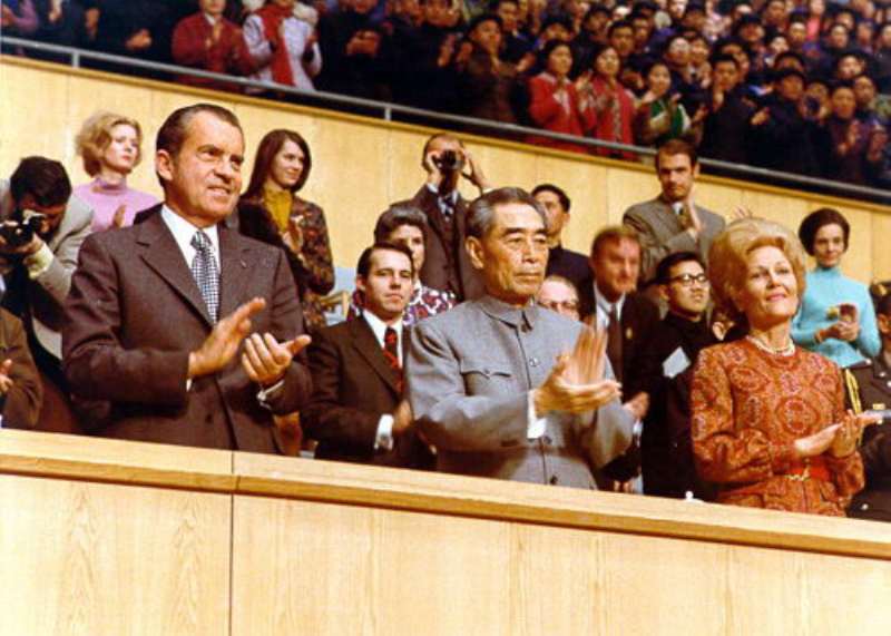 尼克松夫妇在人民大会堂小礼堂观看芭蕾舞剧《红色娘子军》